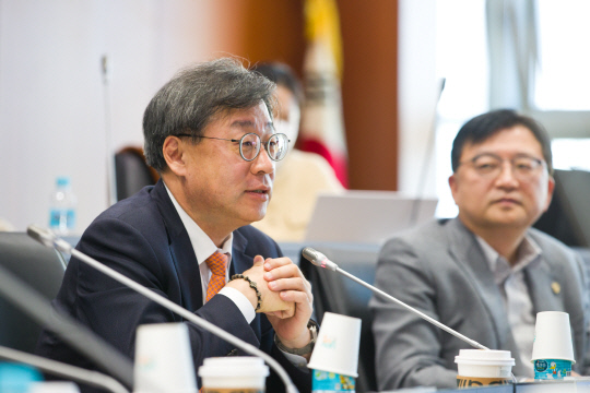 박윤규 과학기술정보통신부 제2차관이 20일 오전 서울 중구 서울중앙우체국 스카이홀에서 열린 '2023 디지털 수출 활성화 간담회'에서 마무리 발언을 하고 있다. 과학기술정보통신부 제공